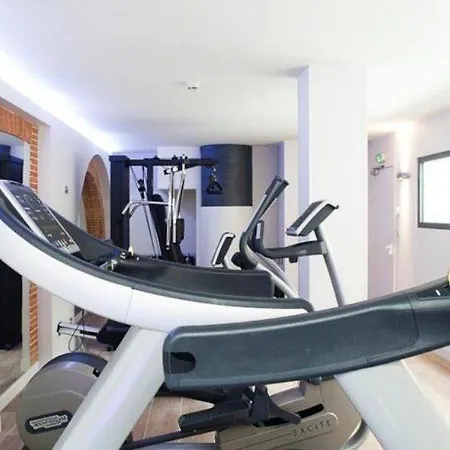 Centre Hotel 3*